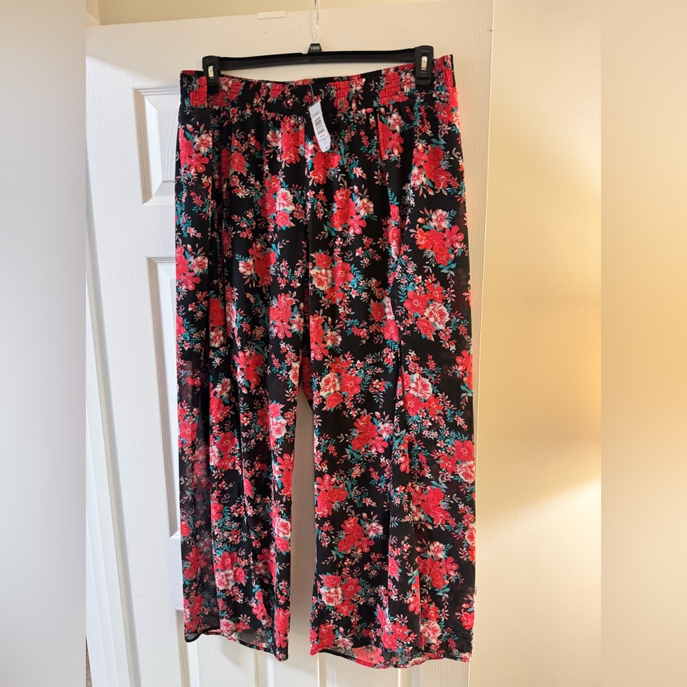 Torrid Black Floral Pants With Flowy Legs And Shorts Underneath